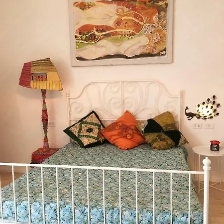 La Camera Nell'atelier D'arte Римини